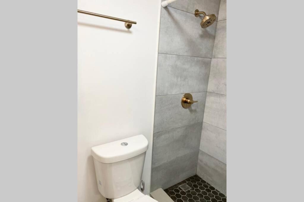 Modern Studio On I-Drive: Parking + Pool Included Орландо Экстерьер фото