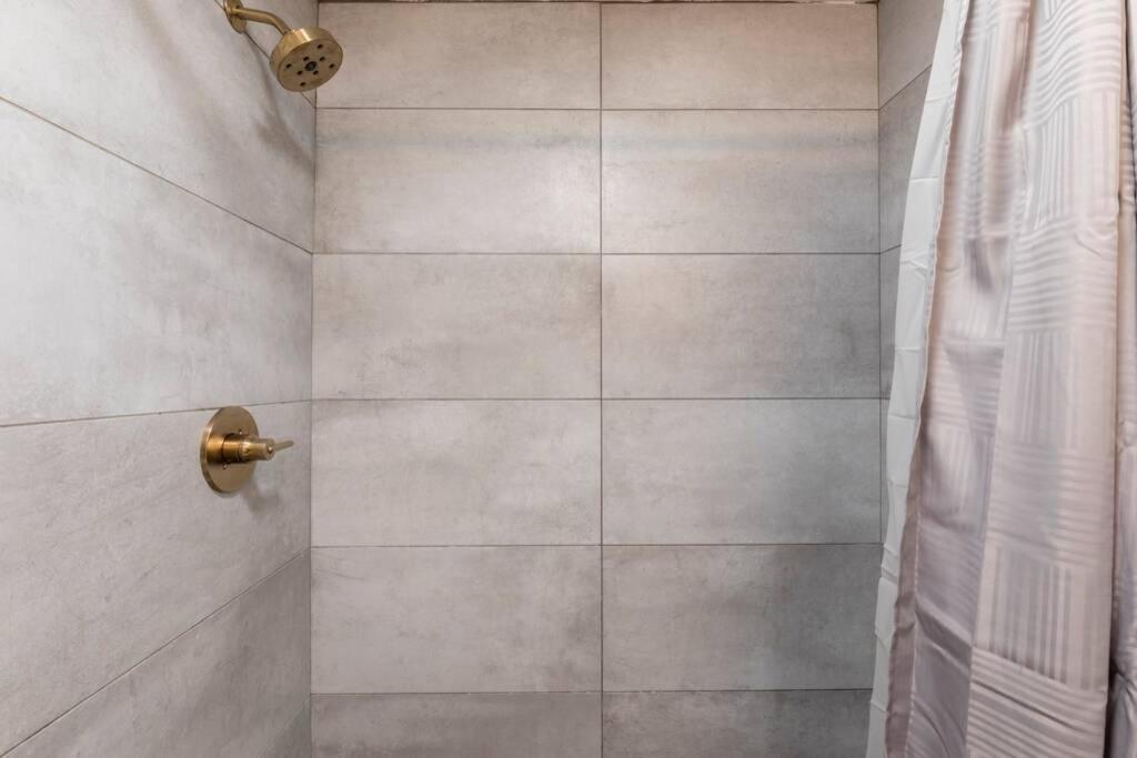 Modern Studio On I-Drive: Parking + Pool Included Орландо Экстерьер фото